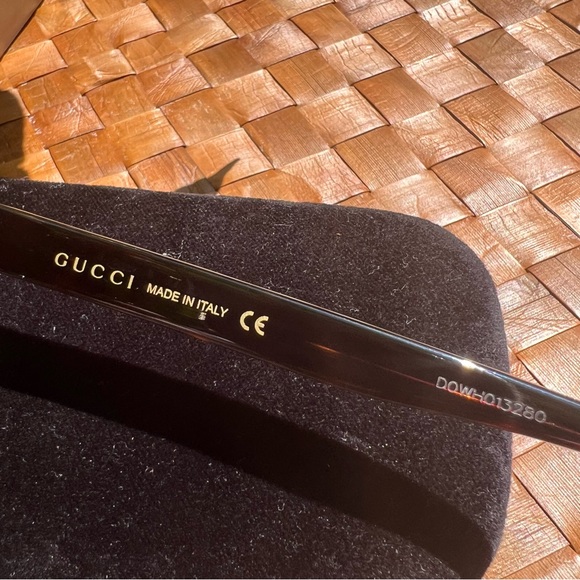 GUCCI Tortoise Shell Square Sunglasses / GG0765S - Picture 9 of 15